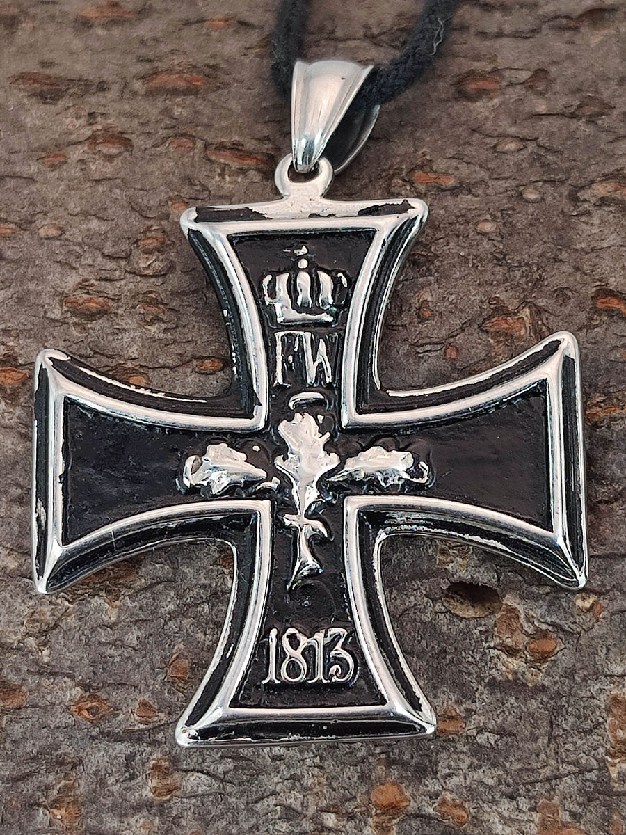 Eisernes Kreuz 169 mit Panzerkette - Edelstahl – Kiss of Leather